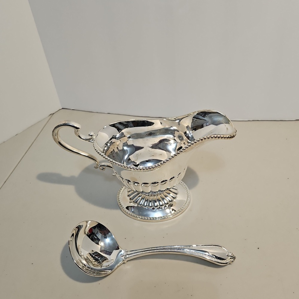 International Silver Co Silver Plated Gravy Boat W/ Ladle - Picture 2 of 11
